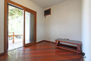 Image 9 - 843375