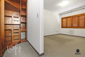 Image 30 - 843375