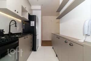 Image 10 - 843412