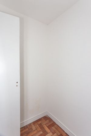 Image 28 - 843650