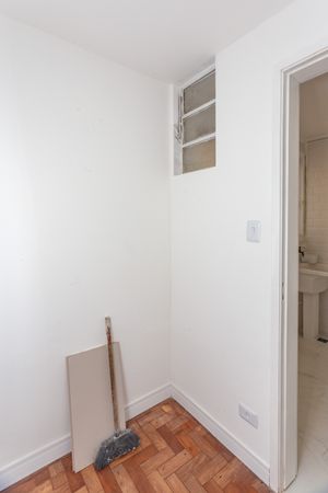 Image 31 - 843650