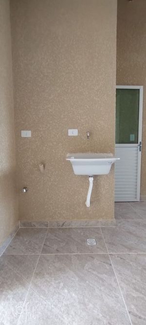 Image 19 - 843885