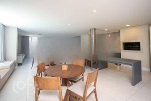 Image 23 - 843927