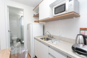 Image 8 - 843927