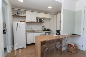 Image 4 - 843927