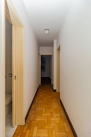 Image 8 - 843947