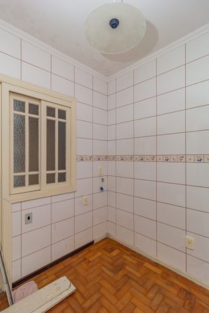 Image 28 - 843947