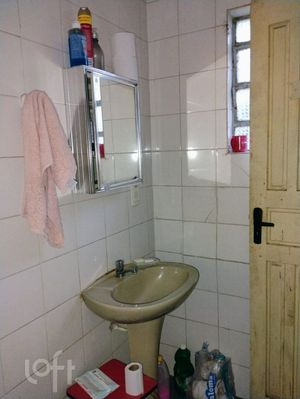 Image 11 - 844002