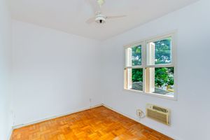 Image 6 - 844023