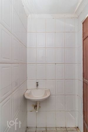 Image 33 - 844148