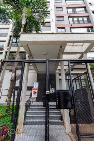 Image 22 - 844156