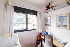 Image 8 - 844156