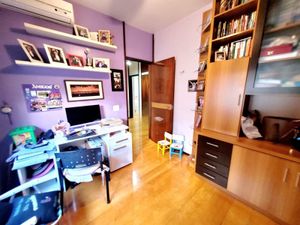 Image 11 - 844185