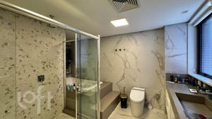 Image 8 - 844207