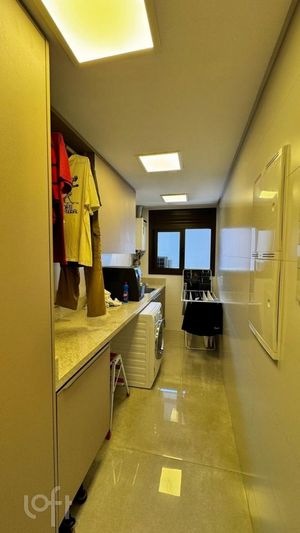Image 25 - 844207