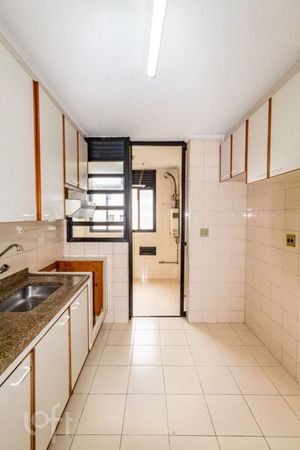 Image 3 - 844227