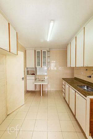 Image 4 - 844227