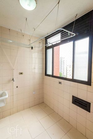 Image 18 - 844227