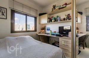 Image 17 - 844326