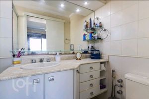 Image 15 - 844326