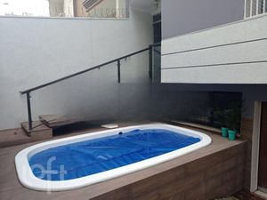 Image 9 - 844525