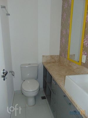 Image 21 - 844566