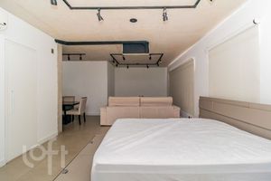 Image 9 - 844574