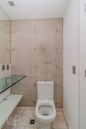 Image 22 - 844574