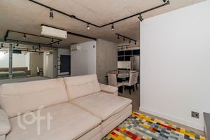 Image 1 - 844574