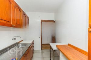 Image 19 - 844782