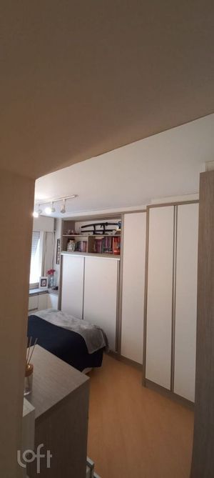 Image 7 - 844825