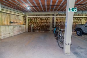Image 28 - 844853