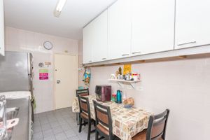 Image 32 - 844904