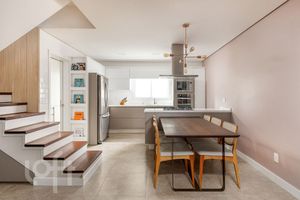 Image 1 - 844977