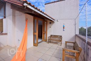 Image 5 - 845072
