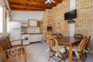Image 7 - 845294