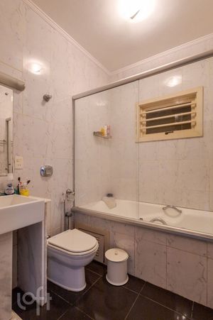 Image 9 - 845294