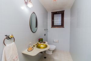 Image 4 - 845413
