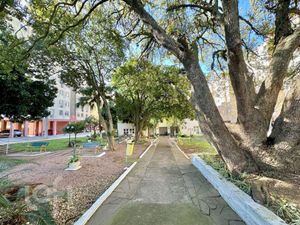 Image 16 - 845494