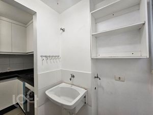 Image 10 - 845658