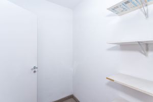 Image 39 - 845842