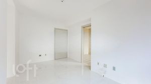 Image 14 - 845896