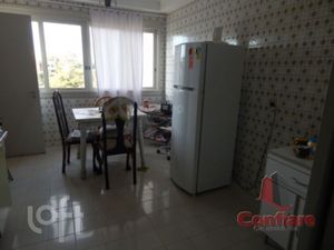 Image 4 - 845915