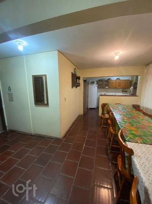 Image 21 - 846001