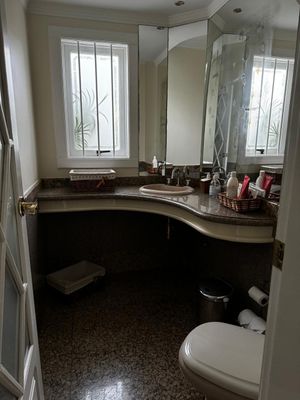 Image 4 - 846036