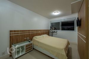 Image 23 - 846056