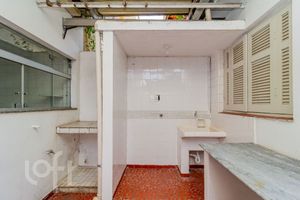 Image 11 - 846080