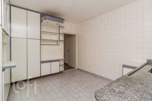 Image 7 - 846080