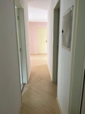Image 21 - 846099