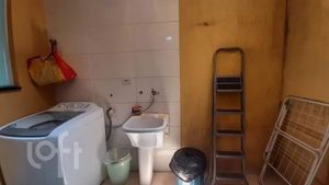 Image 6 - 846203